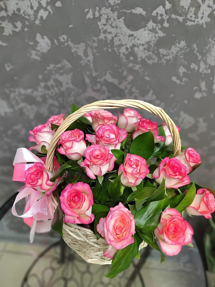 Цветочная композиция из Розы в корзине в Зеленый Бор