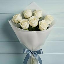 Букет 7 Белых роз Эдлесс Лав в Зеленый Бор