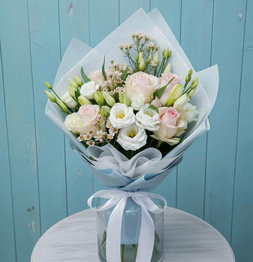 Букет цветов из: Розы и Лизиантусы в Зеленый Бор