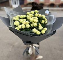 Букет Белые кустовые розы Солинеро в Зеленый Бор