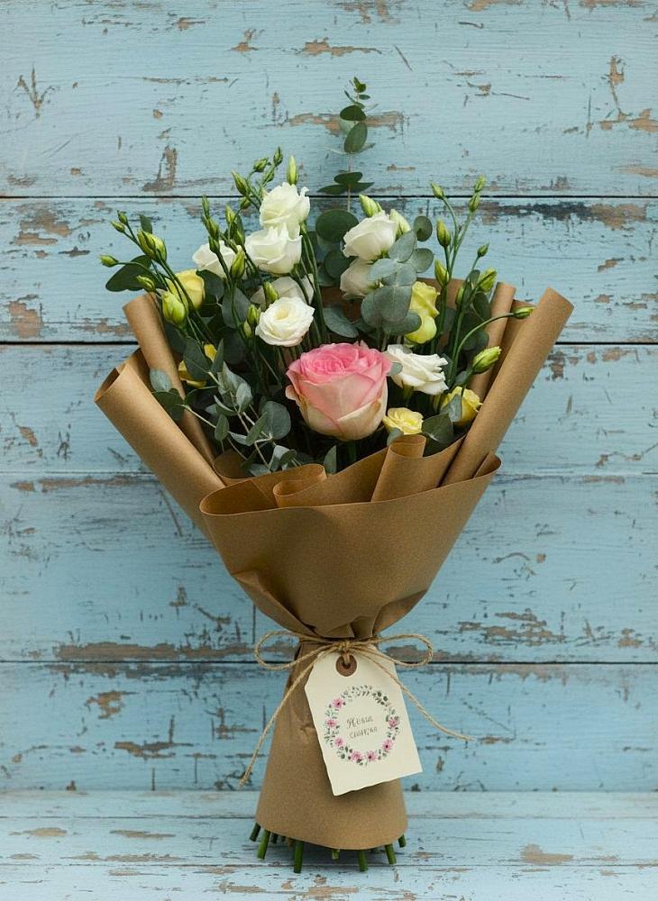 Букет цветов из: Розы и Лизиантусы в Зеленый Бор