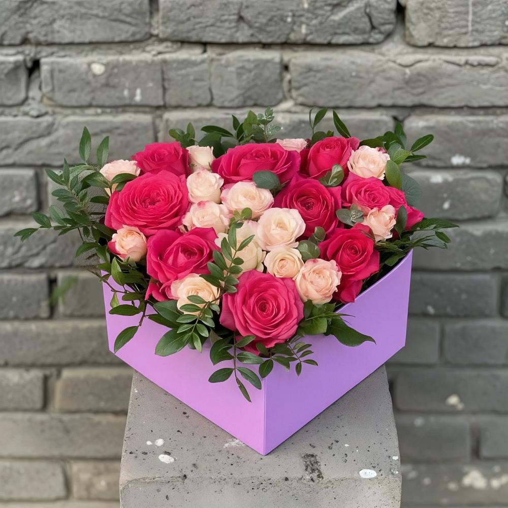 Цветочная композиция из Розы в коробке в Зеленый Бор