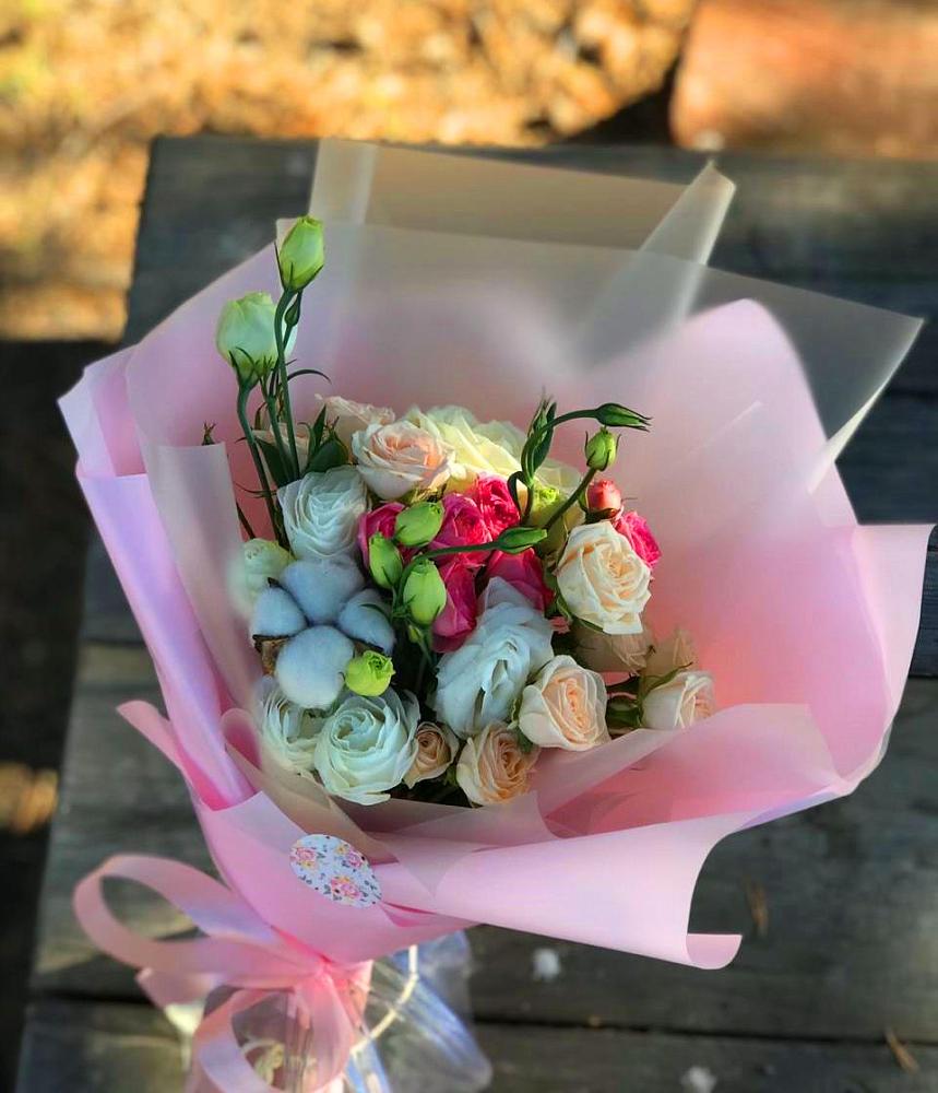 Букет цветов из: Розы и Лизиантусы в Зеленый Бор