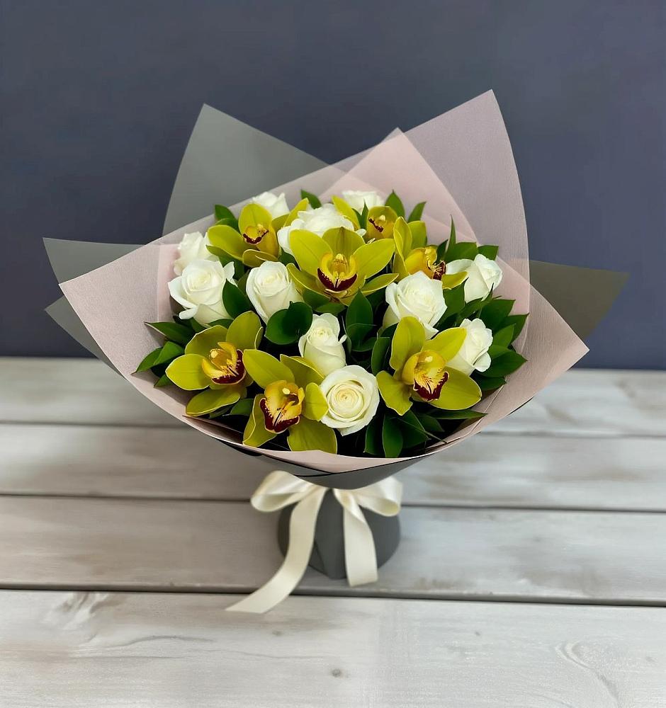 Букет цветов из: Орхидеи и Розы в Зеленый Бор