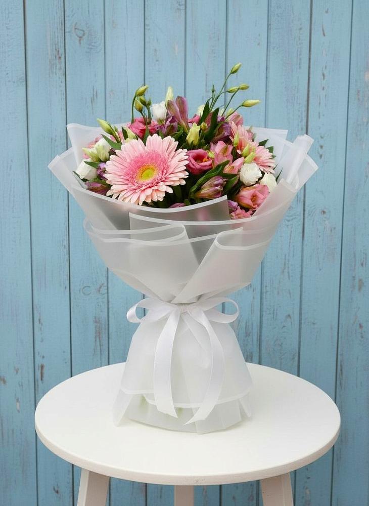 Букет цветов из: Герберы, Альстромерии и Лизиантусы в Зеленый Бор