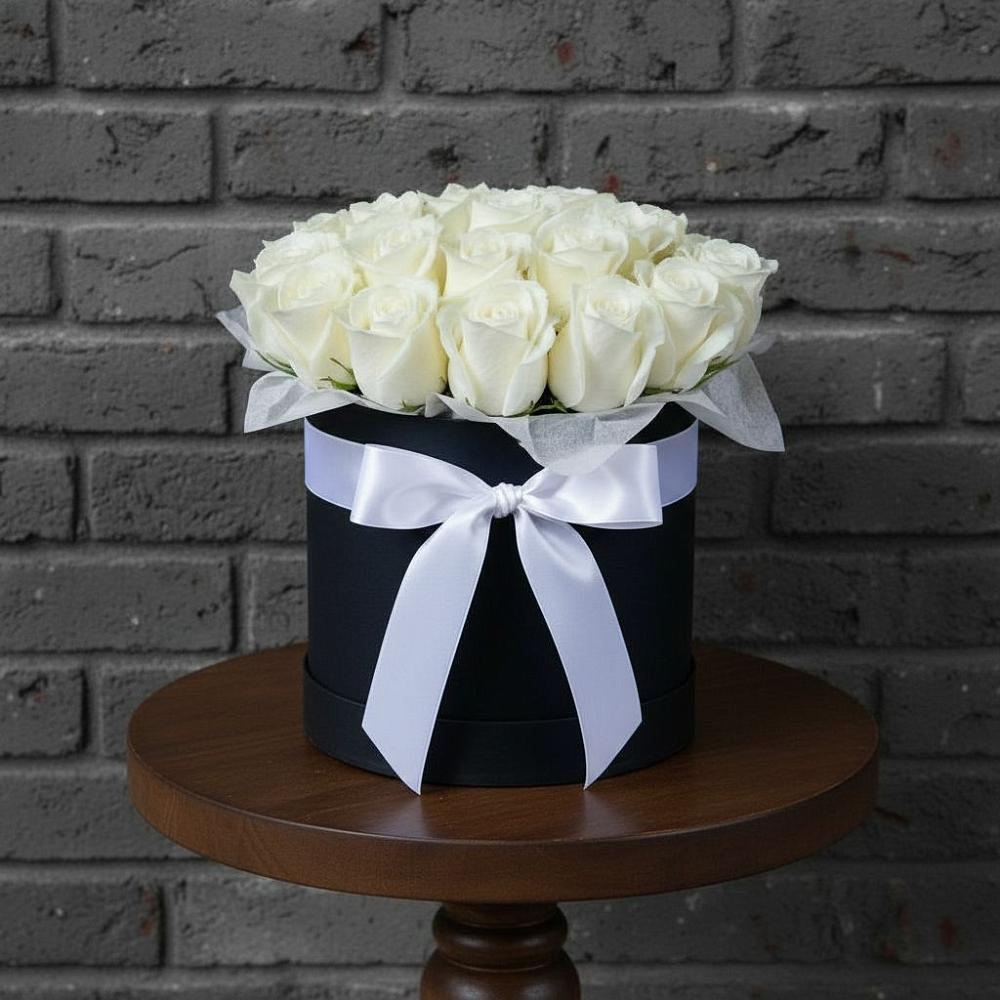 Цветочная композиция из Розы в шляпной коробке в Зеленый Бор