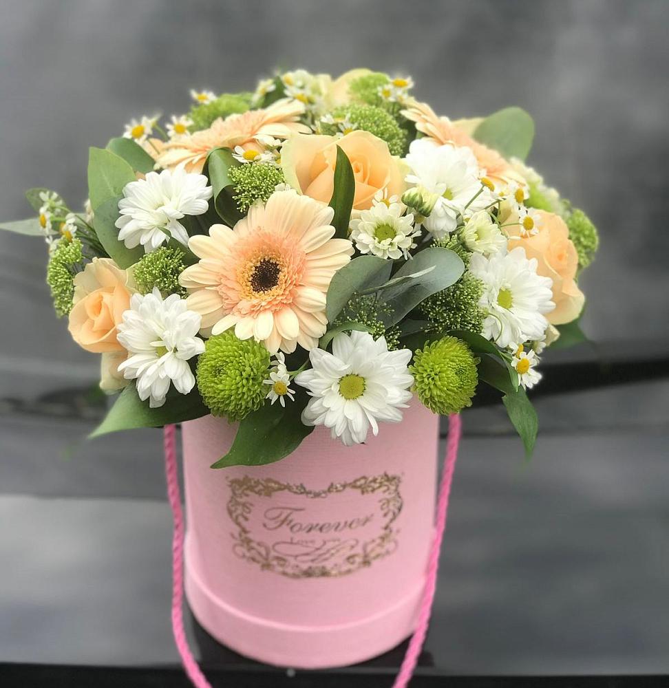 Цветочная композиция из Розы, Герберы и Хризантемы в шляпной коробке в Зеленый Бор