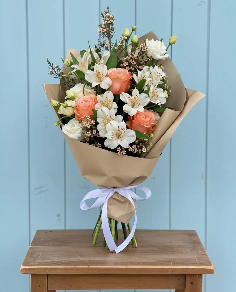 Букет цветов из: Альстромерии, Лизиантусы, Розы и Хризантемы в Зеленый Бор